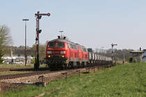 225 030 + 031 mit dem Kalkzug CS 61910 am 19.04.2011 in T��ling.