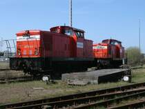Der Neue Betreiber  Baltic Port Rail Mukran  �bernahm nicht nur von DB-Schenker Rail alle Breitspurgleise,auch Alle drei noch betriebsf�higen Breitspur 347er wurden mit �bernommen.Am 21.April 2011 standen 347 096 und 347 975 in Mukran,w�hrend die Dritte 347 079 an diesem Tag in Mukran unterwegs war.