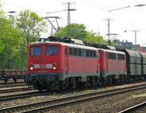 140 821-0 und Schwestermaschiene am 21.4.2011 in K�ln West.