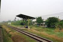 Einfacher Witterungsschutz der Hst. Phuttamonthon Sai 2 am 13.M�rz 2011.