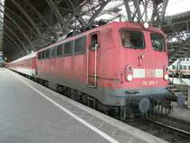 115 205 stand am 14.04.11 mit dem PbZ 24xx nach M�nchen im Leipziger Hbf.
