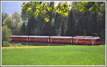S1 1517 mit Be 4/4 514 zwischen Reichenau-Tamins und Bonaduz. (25.04.2011)