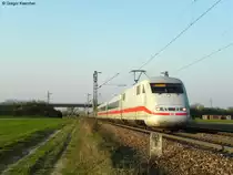 25.03.2011: 401 088-0  R�desheim am Rhein  als ICE 870 von Berlin Ostbahnhof nach Basel SBB. Aufgenommen bei Graben-Neudorf.