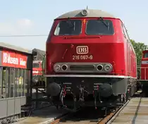 216 067-9 am 21.5.2011 auf der Drehscheibe des DB Museum Koblenz.