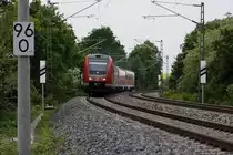 612 556 mit einem weiteren auf der Fahrt von Hohenstein-E. nach W�stenbrand in H�he des B�. Oberlungwitz am 17.05.2011