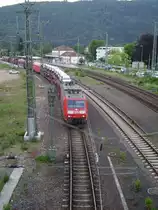 Ein BR 185 mit gemischten G�terzug in Neckargem�nd Bhf am 21.05.11