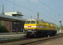 Nach der kleinen Wiebe 212 kam noch Wiebe's  Big Mama : die V320 001-1 als Tfzf in Richtung S�den. Aufgenommen am 21.04.2011 in Eichenberg.