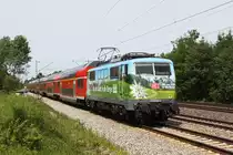 Seit Freitag gibt es eine weitere Werbelok der Baureihe 111. 111 039 wirbt f�r den deutschten Alpenverein. Mit dem RE 79017 konnte ich sie heute (29.05.2011) zwischen Haar und Vaterstetten fotografieren.