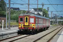 IR-Zug L�ttich-Aachen bei der Abfahrt im Bhf Welkenraedt (Triebzug AM 62) am 29. Mai 2011.