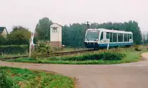 DKB-Regiosprinter am 13.10.95 beim ehemaligen Haltepunkt Greiselbach, dessen bedienung schon in den 1970er Jahren eingestellt wurde. (Blick nach S�dosten.)