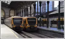 Triebz�ge der BR3400 in Porto S�o Bento. (15.05.2011)