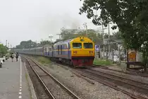 Im neuen Anstrichschema f�hrt die HID 4522 (Co'Co', de, Hitachi, Bj.1993) am 16.M�rz 2011 mit dem SP EXP 35 nach Butterworth in den Bf. Bang Sue Junction ein.


