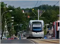 Die Saarbahn hat die Steigung zwischen den Haltestellen Rastpfuhl und Pariser Platz im Saarbr�cker Stadtteil Malstatt fast geschafft. 28.05.2011 (Jeanny)