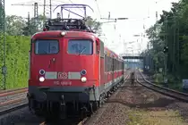 110 486-8 zieht am 18.5.11 einen n-Wagenpark durch D�sseldorf-Angermund.