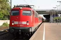 110 455-3 am 18.5.11 bei der Durchfahrt durch D�sseldorf-Angermund.