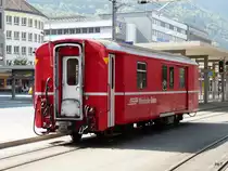 RhB - Post - Gep�ckwagen DZ 4231 auf dem Bahnhofsvorplatz in Chur am 22.04.2011