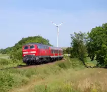 V�llig unerwartet bekam ich am 29.5.2011 nochmals die Gelegenheit, an die KBS 676 zu fahren, um dort die 218-bespannten REs der Linie Karlsruhe - Neustadt aufzunehmen. Bei Winden wurde mal wieder - und dieses Mal voraussichtlich wirklich zum letzten Mal - Stellung bezogen. P�nktlich um 16:29 legte sich 218 484-4 vom Betriebshof Karlsruhe mit ihrem aus vier n-Wagen bestehenden RE 28026 in die langgezogene Kurve kurz vor dem Bahnhof Winden.