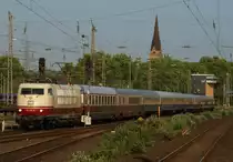 103 235-8 mit dem IC 2417 nach K�ln Hbf bei der Durchfahrt durch M�lheim-Styrum am 29.05.2011