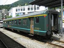 Einer der beiden letzten A(r) EWII, 50 85 18-33 585-8, abgestellt in Locarno, 02.06.2011. Mittlerweile ist dieser Wagen ausrangiert, somit gibt es nur noch den A 636-9 in Gr�n.