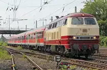 218 105-5 mit dem RB23 Verst�rkerzug , kurz vor Bonn Hbf am 03.06.2011