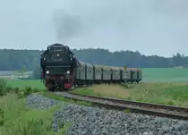 05.06.2011 - BR52 7409 aus W�rzburg als  Feuriger Elias  zwischen Hemmingen und Heimerdingen (km 13,565 - Eberdinger Stra�e) 