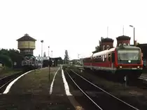 628 659-5/928 659-2 mit RB 5816 Kostrzyn-Berlin Lichtenberg auf Bahnhof Kostrzyn (Polen) am 18-7-2005. Heute sind die BR 628 ersetzt durch moderne Triebwagen der NEB (Niederbarnimer Eisenbahn). Bild und scan: Date Jan de Vries.