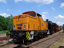 106 992-1 und 52 9900-3 bilden einen G�terzug am 05.06.11 in Schwarzenberg.