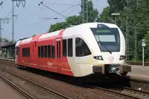 Arriva Stadler bei der Ausfahrt im Bahnhof Leer(Ostfriesland)5.6.2011