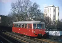 171 065 als Personalwagen auf der Stadtbahn Berlin aufgenommen am S-Bahnhof Tiergarten, 27.03.1985.