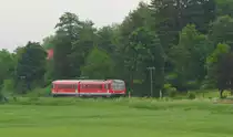 DB 628 560 als RB 27360 von Wasserburg (Inn) Bf nach Grafing Bahnhof, in Oberndorf; 28.05.2011