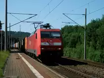 152 035 durchf�hrt mit einem Containerzug am 02.Juni 2011 den Bahnhof Kaulsdorf(S) Richtung Probstzella.