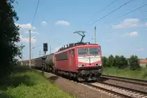Am 31.05.2011 fuhr die, noch mit Latz lackierte, 155 214 mit einem G�terzug von Angerm�de Richtung Berlin. Hier durchf�hrt sie die Kurve bei Servest.