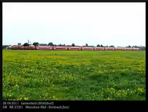 28.04.2011: Ein 218-P�rchen beschleunigt den  Sprinter -RE 27001 aus M�nchen kurz hinter M�hldorf in Richtung Simbach am Inn