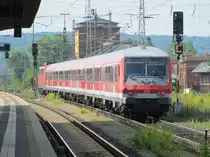 3.6.2011 16:12 Ein Wittenberger Steuerwagen am Ende eines RE aus N�rnberg Hbf nach Coburg wird von Baureihe 111 174-9 aus dem Bahnhof Bamberg gezogen.
