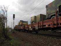 Milit�rfahrzeuge auf Transportwagen, in einem Milit�rzug Richtung Wiesbaden, bei Erbach (Rheingau); 30.03.2011