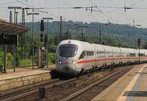 Einer der sehr wenigen ICE´s dessen Zugnummer noch einen  Taufnamen  besitzen: DB 411 566-3 als ICE 1207  KARWENDEL  von Berlin Gesundbrunnen nach M�nchen Hbf, in Naumburg (S) Hbf; 06.06.2011