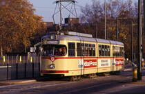 D�sseldorf Tw 2357 an der Haltestelle Schl�terstra�e (Grafenberger Allee), 09.11.1986.