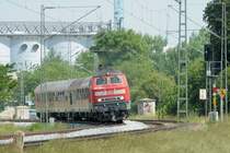 218 458 am 04.06.11 mit RE 57512 nach F�ssen bei M�nchen-Aubing