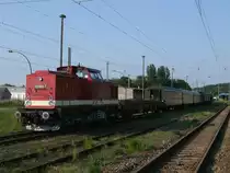 Am Abend,vom 05.Juni 2011,war der Einsatz von der PRESS 112 565 und der 91 134 auf R�gen beendet,zusammen ging es mit dem Schweriner Traditionszug,einen Kesselwagen,einen Niederbordwagen und drei Rekowagen zur�ck in die Heimat.Als der Zug Bergen/R�gen verlie� hatte ebenfalls die Ferkeltaxe 172 132/171,nach Lauterbach Mole,ebenfalls Ausfahrt,so verabschiedeten sich alle Drei mit einem langen Pfiff. 