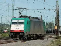 Cobra 186 210 (2818) rangiert am 02.06.2011 in Aachen West.