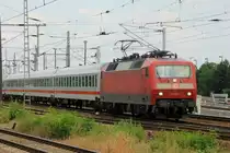 120 103-7  am 05. Juni 2011 mit einem Personenzug nach dem Durchfahren des Bahnhof Berlin Sch�nefeld Flughafen Richtung Genshagener Heide