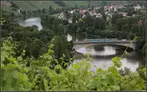. Entlang dem Neckar - 

Die Stuttgarter Stadtbahnlinie U14 folgt ab der Haltestelle Mineralbäder bis zu ihrem Endpunkt in Remseck immer dem Neckartal. Sie gehört zu den ersten Stadtbahnlinien und wurde als ditte Linie am 12.07.1986 umgestellt. Am 22.05.1999 wurde die Überland-Verlängerung von Mühlhausen bis Remseck-Neckargröningen eröffnet. Das Bild zeigt den Blick vom Schnarrenberg auf das Neckartal mit der Brücke in Stuttgart-Münster bei der Haltestelle Elbestraße. 

07.06.2011 (M)