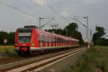 423 299-6 + 423 xxx-x als S11 nach D�sseldorf-Flughafen-Terminal in Norf am 08.06.2011