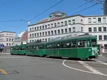 Dreiwagenzug auf der Linie 1 f�hrt Richtung Markthalle in Basel. Die Aufnahme stammt vom 21.05.2011.