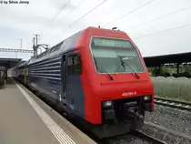 Re 450 084-9 ''Neftenbach'' am 7.6.2011 in Rafz, wo die S5 40 Minuten Wendezeit hat. Diese lange Zeit nutzte ich, um wieder einmal das KIS zu ''manipulieren''... wie, das seht ihr selbst in der Zielanzeige.