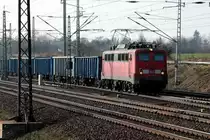 140 401-1 vor einem G�terzug aus Richtung Genshagener Heide kommend. Aufgenommen am 26. Februar 2011 in  Mahlow  (Brandenburg)