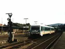928 616-2/628 616-0 mit RB 3522 Braunschweig-Kreiensen auf Bahnhof Goslar am 17-10-1997. Bild und scan: Date Jan de Vries. 