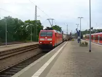 185 031-2 f�hrt am 10.06.2011 mit einen Chemiezug durch Kaiserslautern Hbf