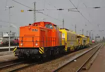 Aller guten Dinge sind zwei! Am 28.04.2011 kam die 293 004 von RTS nochmal durch Gro�korbetha. Retour in Richtung Weimar mit etwas Switelsky Bauzeug.