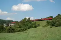 155 xxx mit einem sch�n gemischten G�terzug, kurz hinter Altenbeken, 11.06.2011.